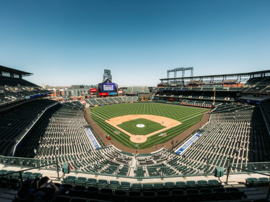 Baseball-MLB-Colorado-Rockies-in-Denver-Colorado-USA-TRUE-amerika-america-amerika-rundreisen-usa-kanada-reiseveranstalter-individuelle-usa-reisen-abenteuer-stars-hollywood-movie-blockbuster-golden-gate-brigde-freiheitsstatue
