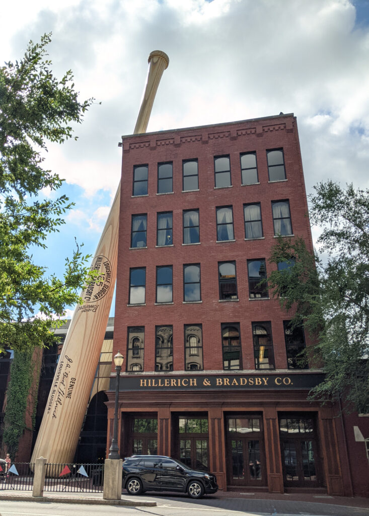 Louisville-Slugger-Museum-Kentucky-USA-TRUE-amerika-america-amerika-rundreisen-usa-kanada-reiseveranstalter-individuelle-usa-reisen-abenteuer-stars-hollywood-movie-blockbuster-golden-gate-brigde-freiheitsstatue