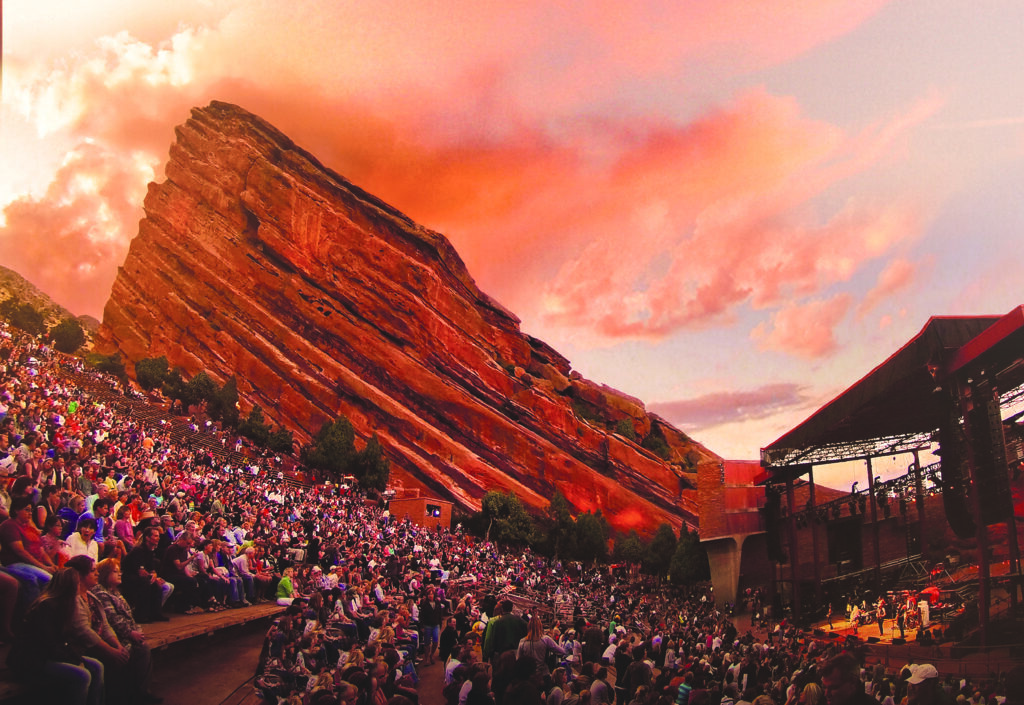 Denver-Red-Rocks-Colorado-USA-TRUE-amerika-america-amerika-rundreisen-usa-kanada-reiseveranstalter-individuelle-usa-reisen-abenteuer-stars-hollywood-movie-blockbuster-golden-gate-brigde-freiheitsstatue