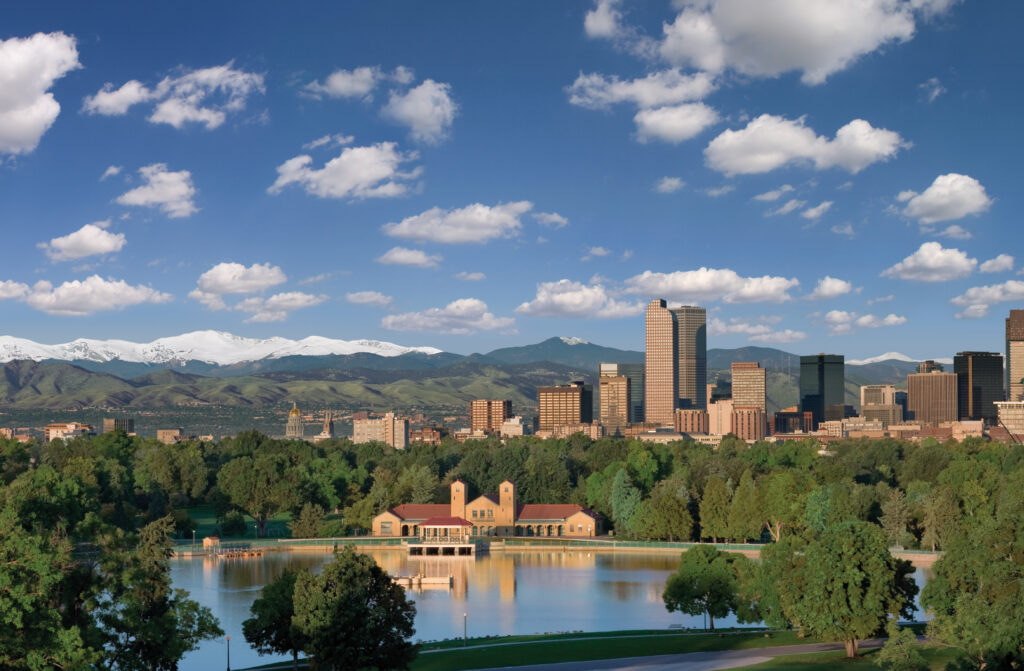 Denver-Colorado-USA-TRUE-amerika-america-amerika-rundreisen-usa-kanada-reiseveranstalter-individuelle-usa-reisen-abenteuer-stars-hollywood-movie-blockbuster-golden-gate-brigde-freiheitsstatue