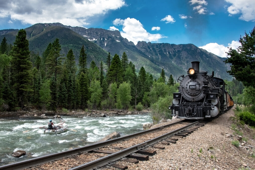 Fahrt-mit-der-historischen-Durango-Silverton-Railroad-USA-TRUE-amerika-america-amerika-rundreisen-usa-kanada-reiseveranstalter-individuelle-usa-reisen-abenteuer-stars-hollywood-movie-blockbuster-golden-gate-brigde-freiheitsstatue