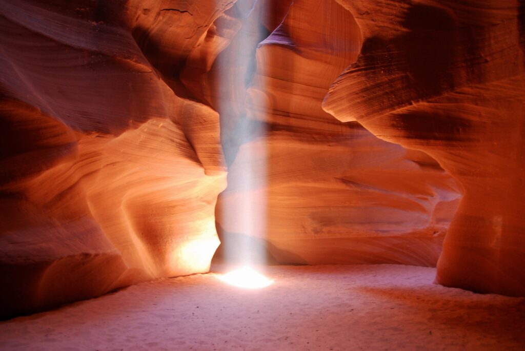 Antelope-Canyon-Tour-©Arizona-Office-of-Tourism-USA-TRUE-amerika-america-amerika-rundreisen-usa-kanada-reiseveranstalter-individuelle-usa-reisen-abenteuer-stars-hollywood-movie-blockbuster-golden-gate-brigde-freiheitsstatue