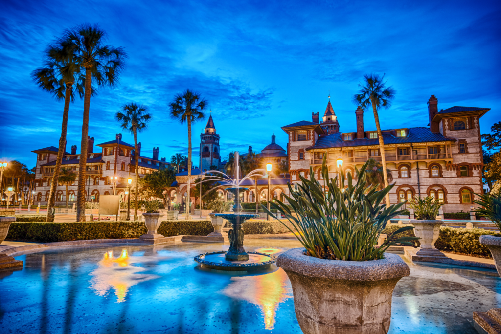 St.-Augustine-Downtown-Florida-USA-TRUE-amerika-america-amerika-rundreisen-usa-kanada-reiseveranstalter-individuelle-usa-reisen-abenteuer-stars-hollywood-movie-blockbuster-golden-gate-brigde-freiheitsstatue